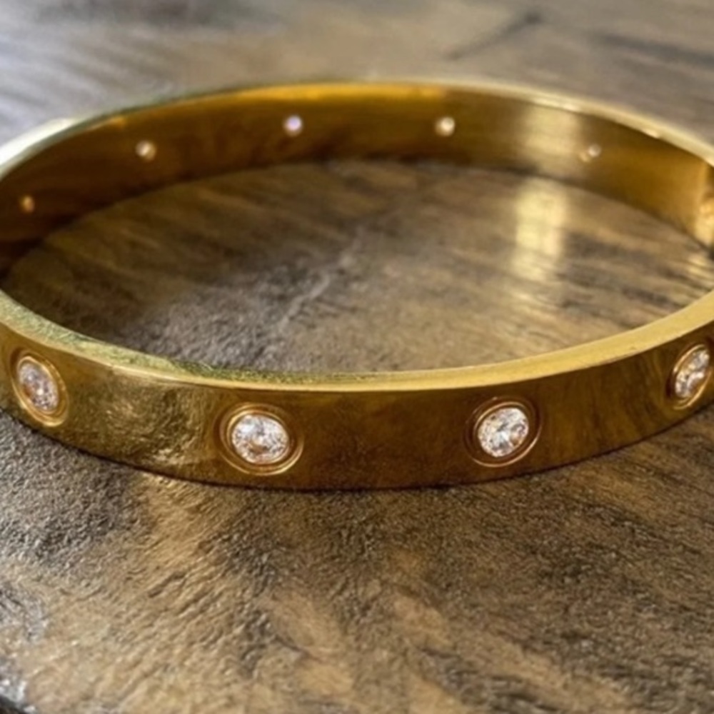 Bangle bracelet from the Styled Collection